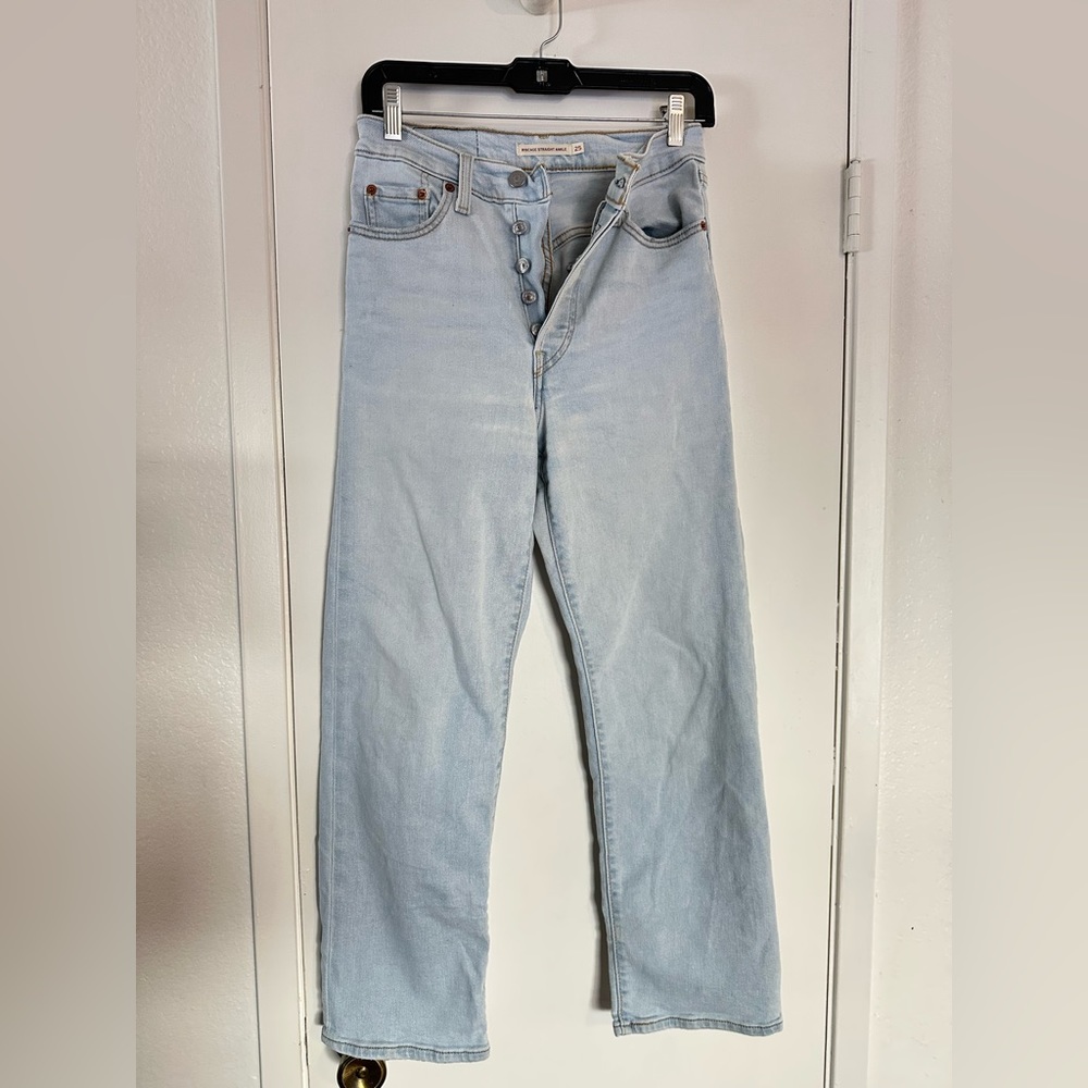 Levi’s light wash ribcage straight ankle jeans 25Wx27L